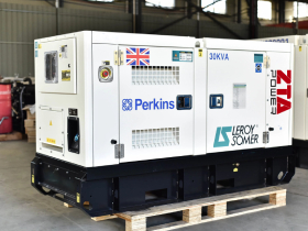 Apa saja komponen struktural utama sistem starter mesin diesel?